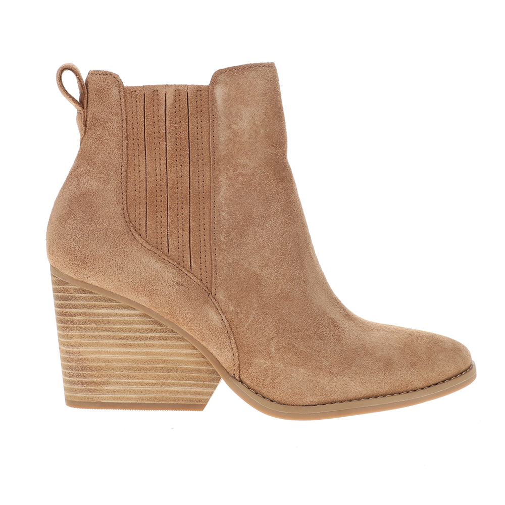 Noa Ankle Round Toe Wedge Chelsea Boots