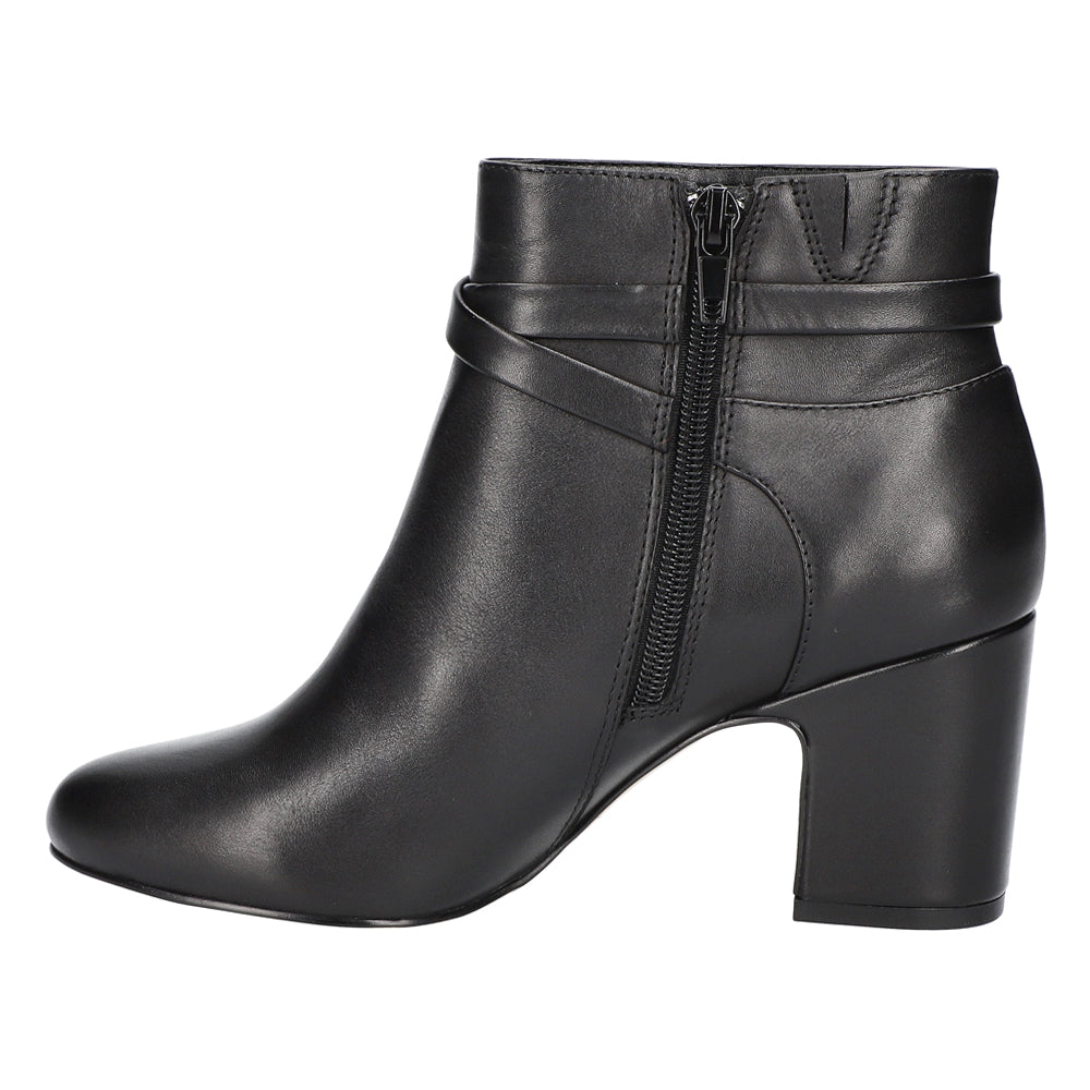 Arlette Round Toe Zippered Booties