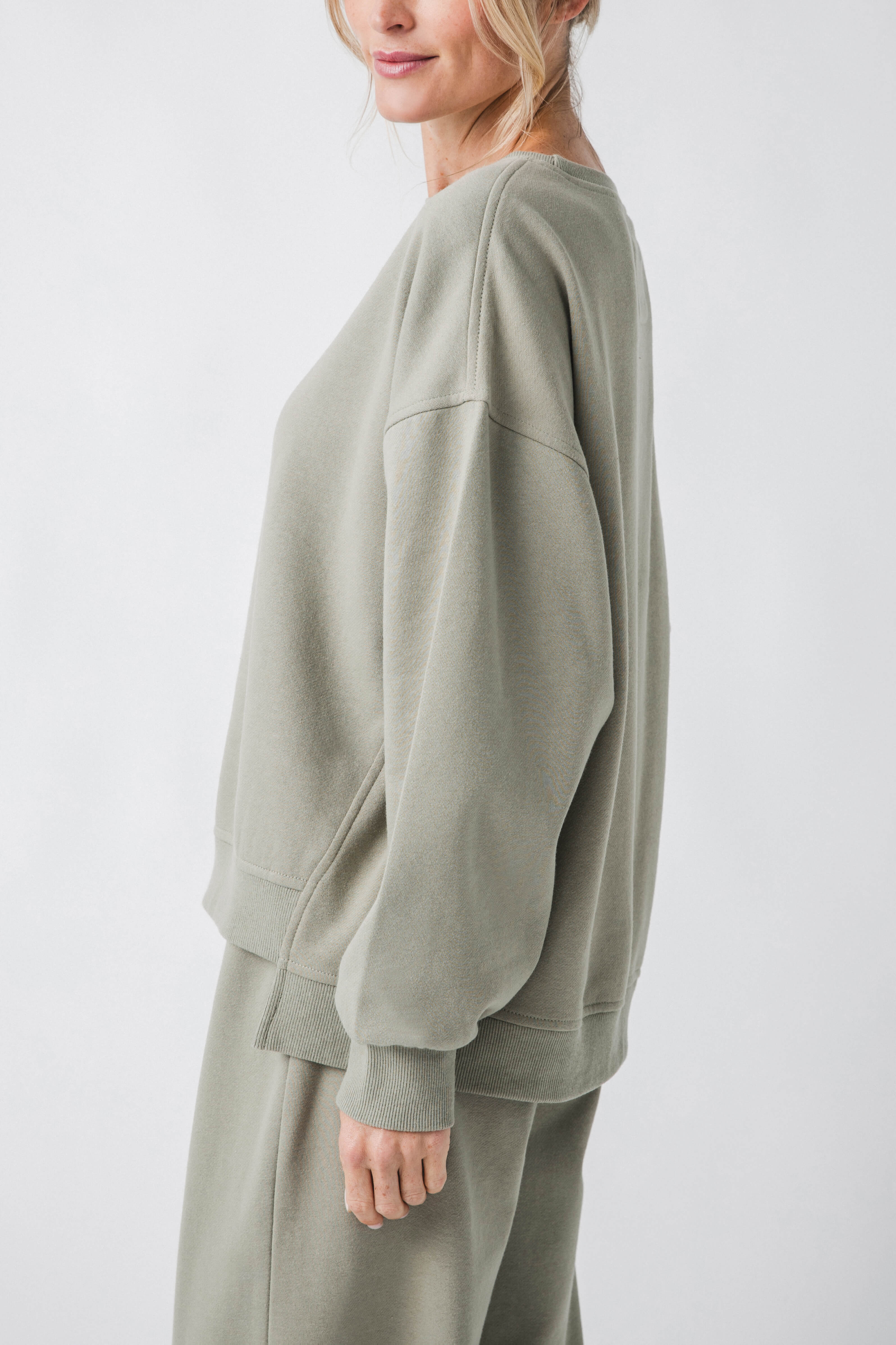 Risen Oversized Step Hem Crewneck Sweatshirt