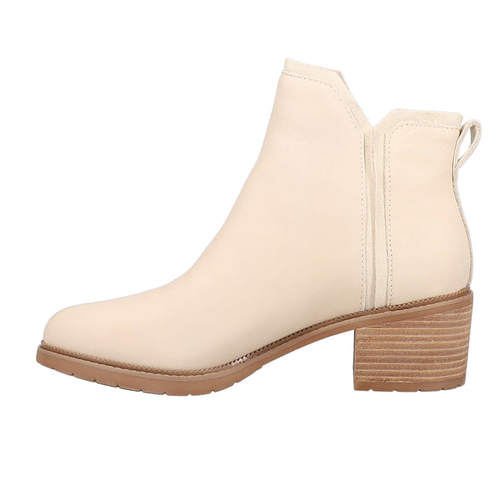 Hailey Round Toe Pull On Booties