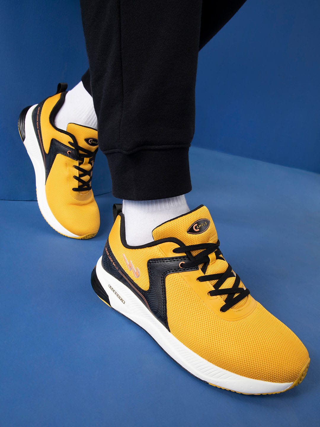 CAMP-SLASHER Yellow Men's Running Shoes